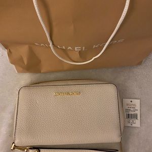 MICHAEL KORS NEW WALLET
